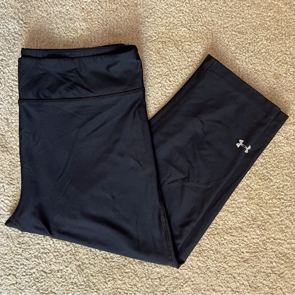 Under Armour black capri leggings